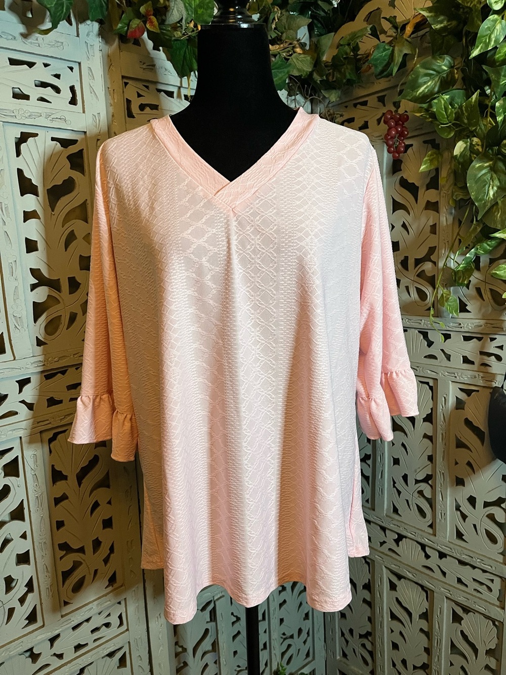 LOVELY PRINCESS PINK TEXTURED PATTERN SHORT SLEEVES WITH RUFFLES PLUS SIZE TOP